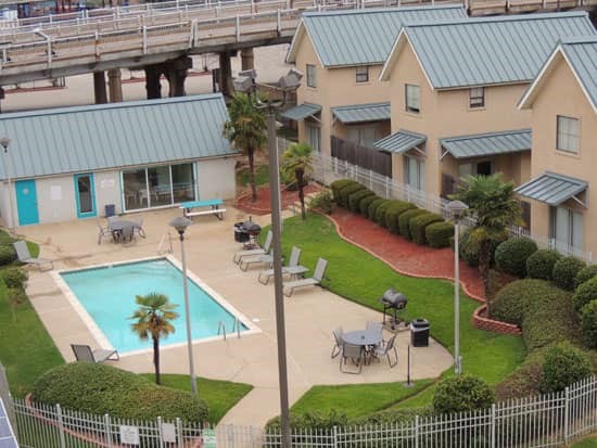 United Jewelers Apartments